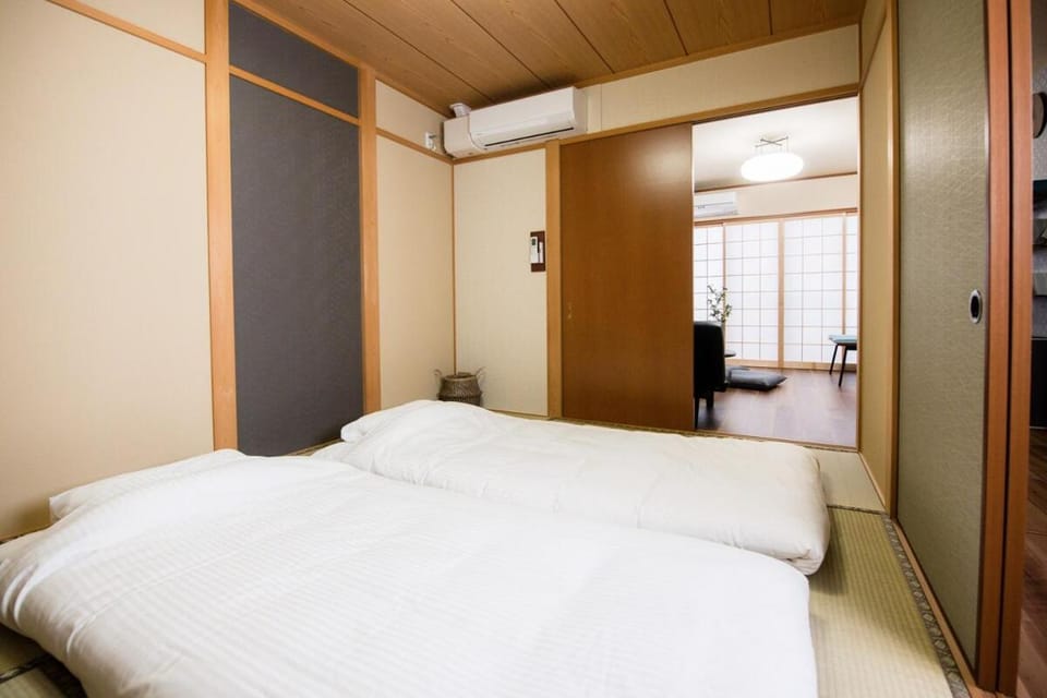 Yaoyorozu Modern Inn Apartment in Kyoto