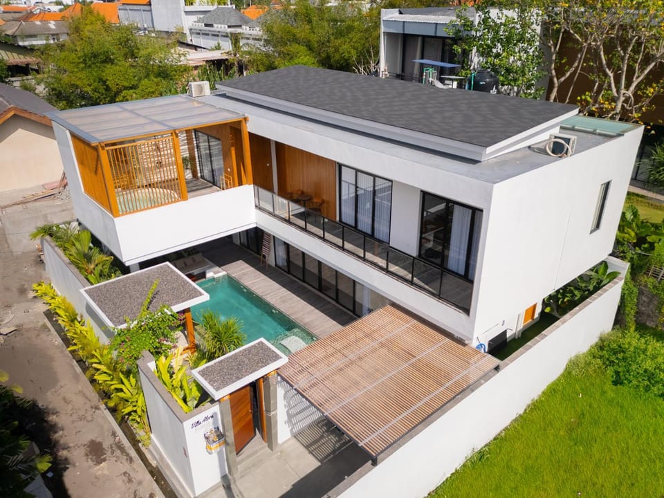 Property building, Day, Garden, Garden view, Pool view, Swimming pool