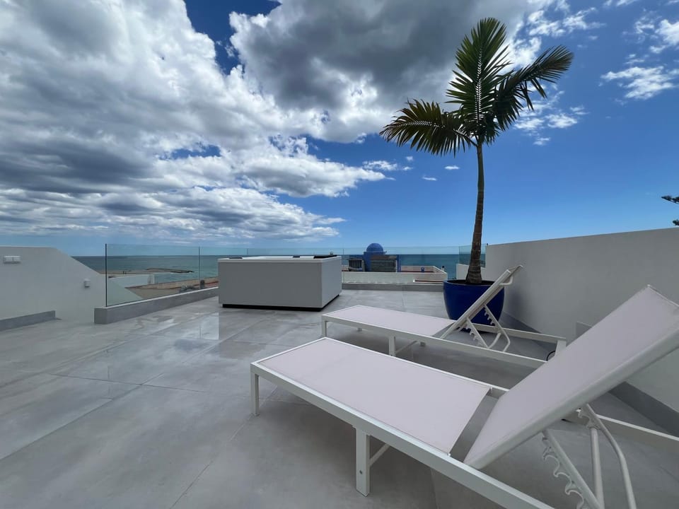 View (from property/room), Balcony/Terrace, Balcony/Terrace, Spa and wellness centre/facilities, Spa and wellness centre/facilities, Sea view, sunbed