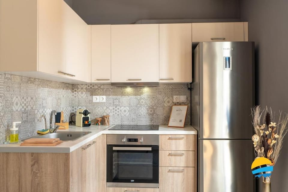 Kitchen or kitchenette, oven