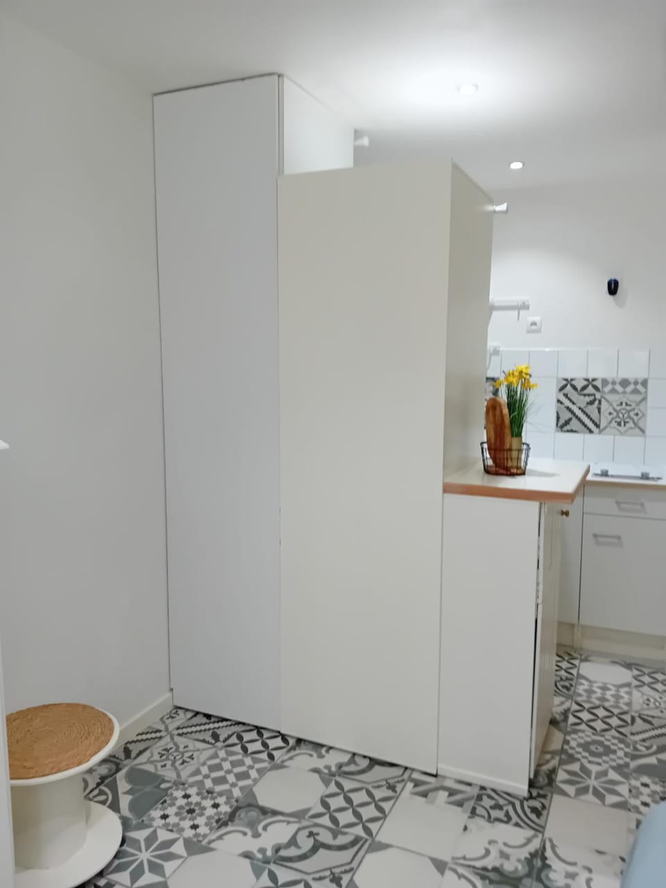 Studio indépendant Chez l'hôte - possibilité parking gratuit - 5 min Métro accès rapide toute la Ville - 15 min Elyamaje Bed and Breakfast in Marseille