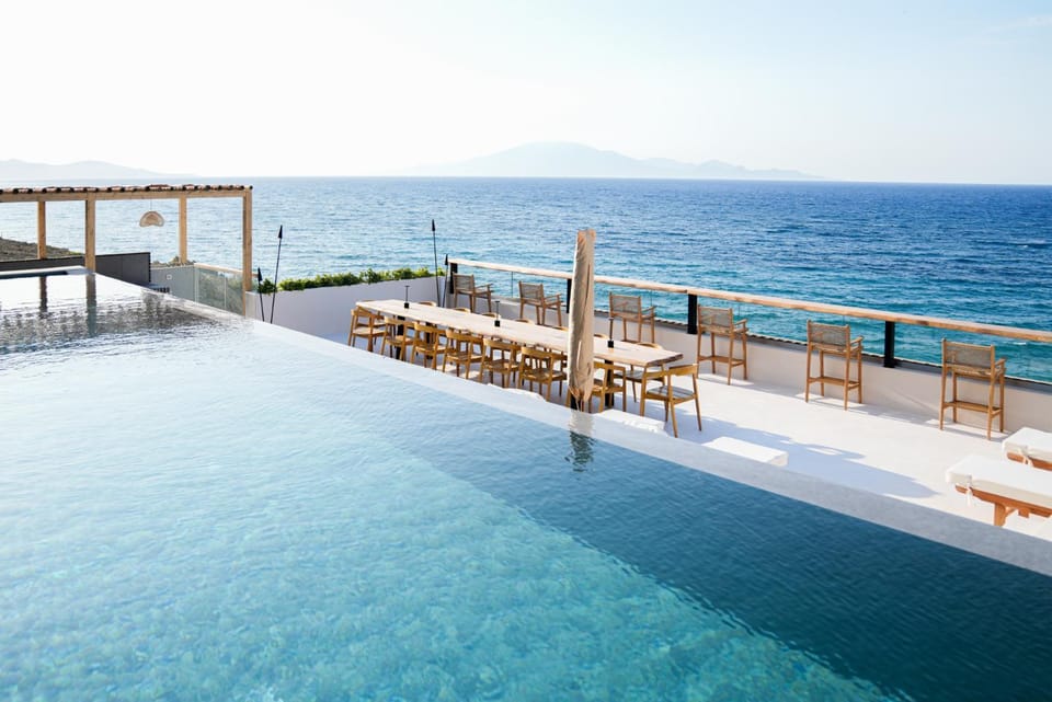 Seating area, Dining area, Beach, Pool view, Sea view, Swimming pool, sunbed