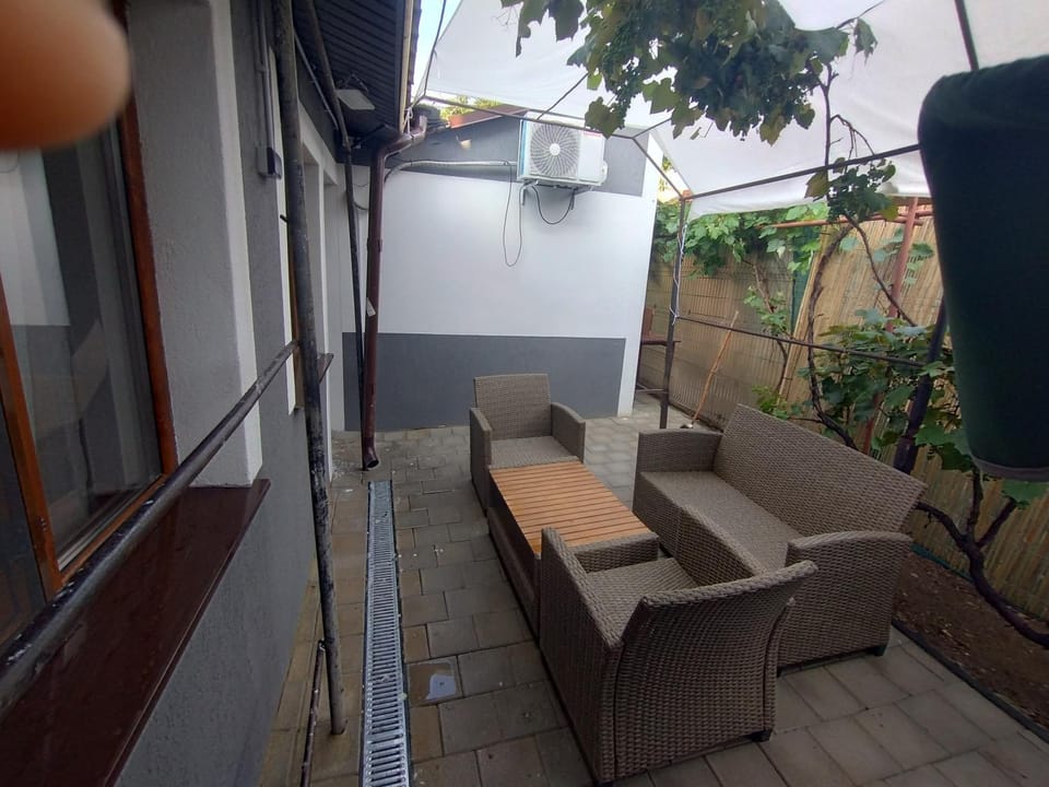 View (from property/room), Balcony/Terrace, Seating area