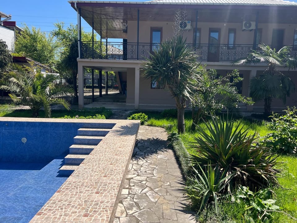 Дом 400м 2 этажа 6 спален, 12 кроватей, бассейн House in Adjara, Georgia