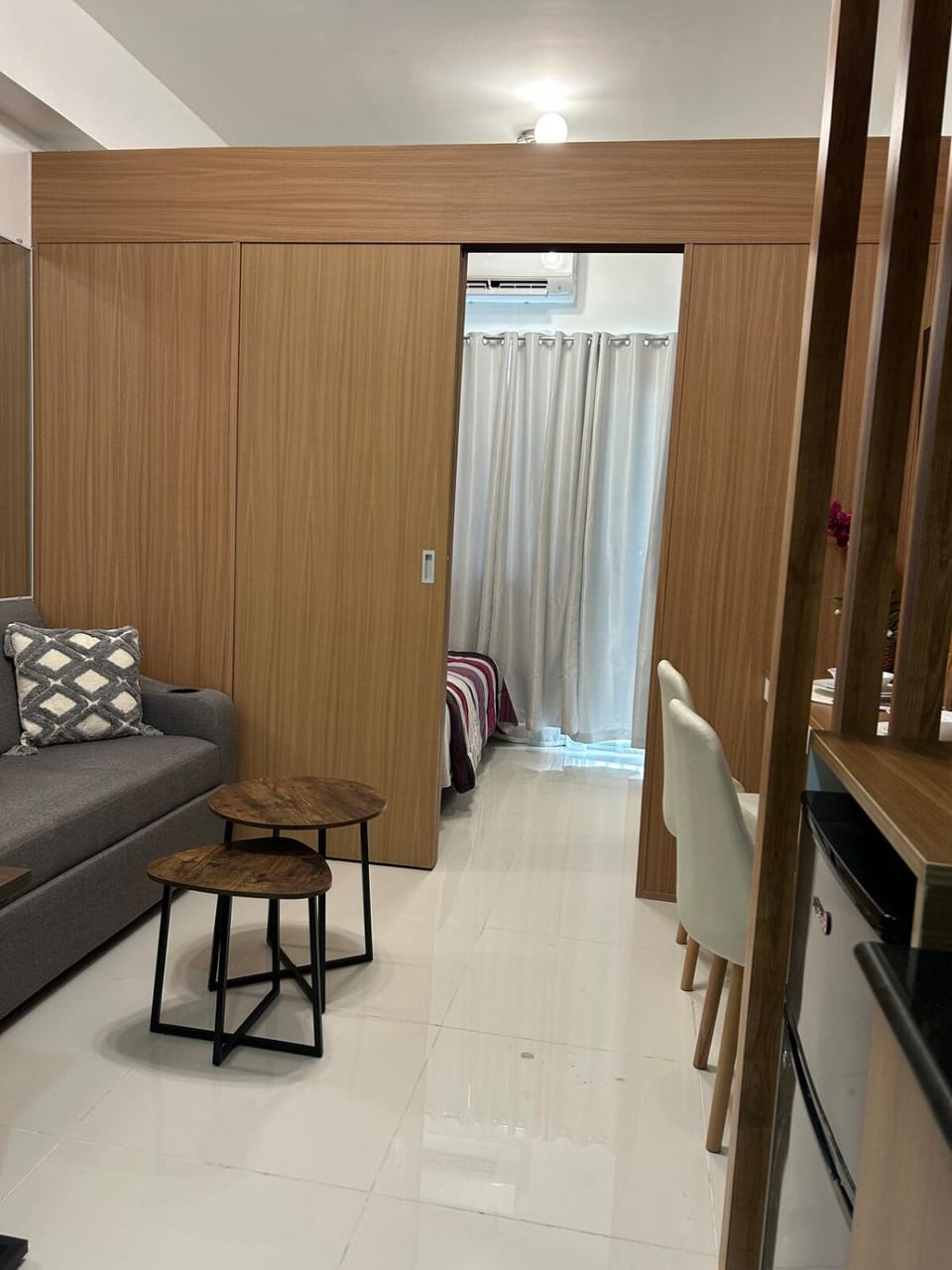 Lush Residences 1Br Haven Suite Makati Smart TV Netflix Hi speed internet Apartment in Makati