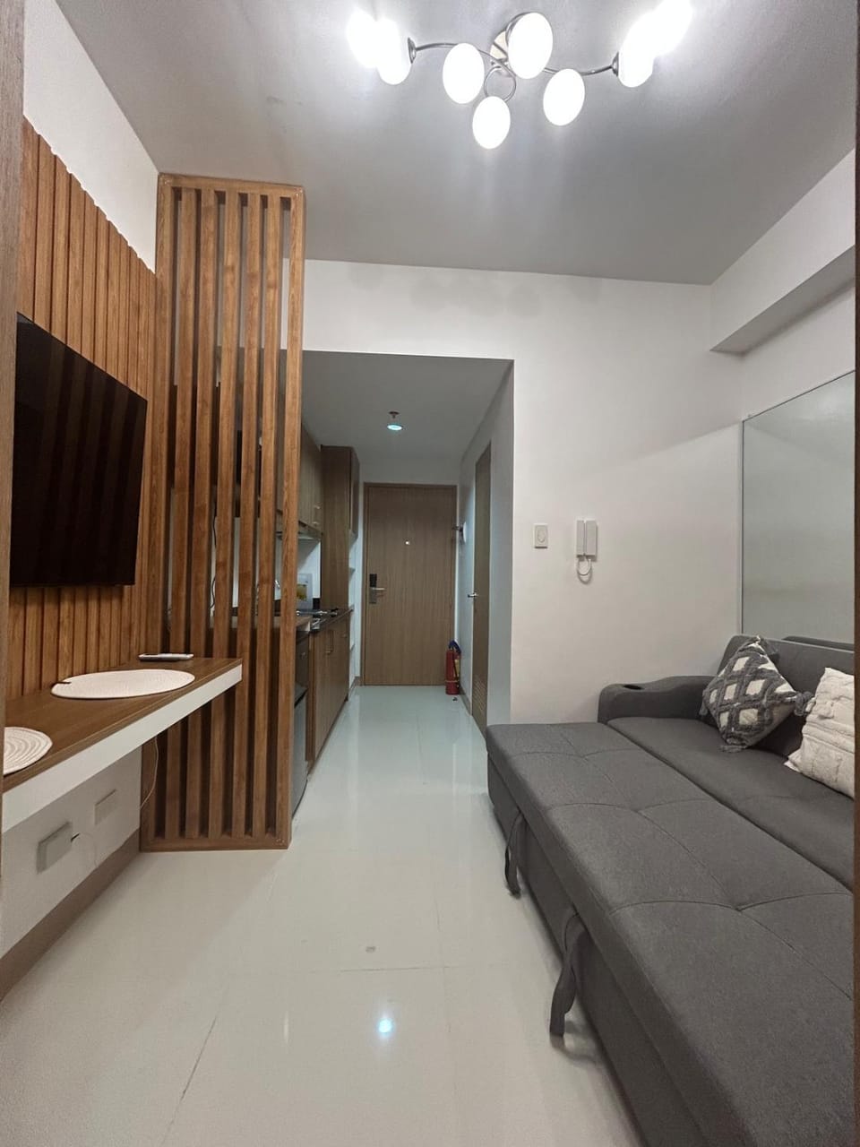 Lush Residences 1Br Haven Suite Makati Smart TV Netflix Hi speed internet Apartment in Makati