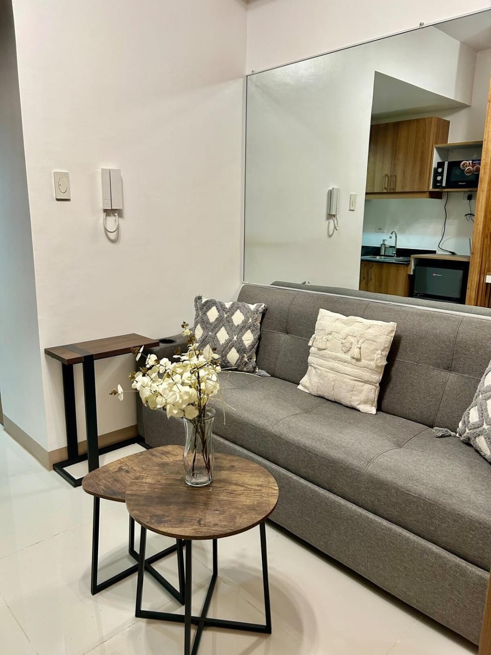 Lush Residences 1Br Haven Suite Makati Smart TV Netflix Hi speed internet Apartment in Makati