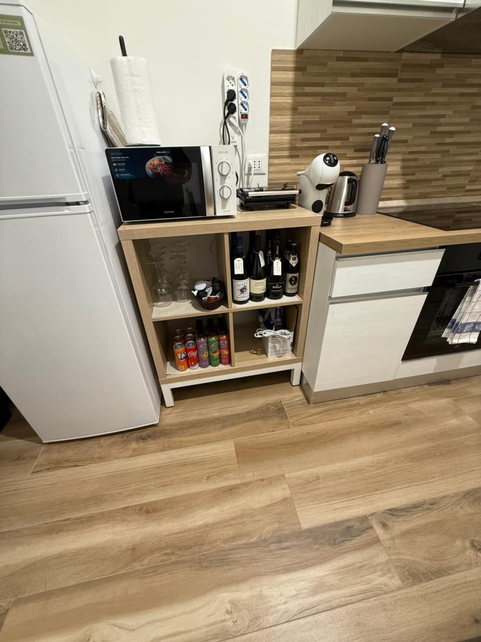 Coffee/tea facilities, Kitchen or kitchenette, Lounge or bar, minibar, oven, stove, toaster