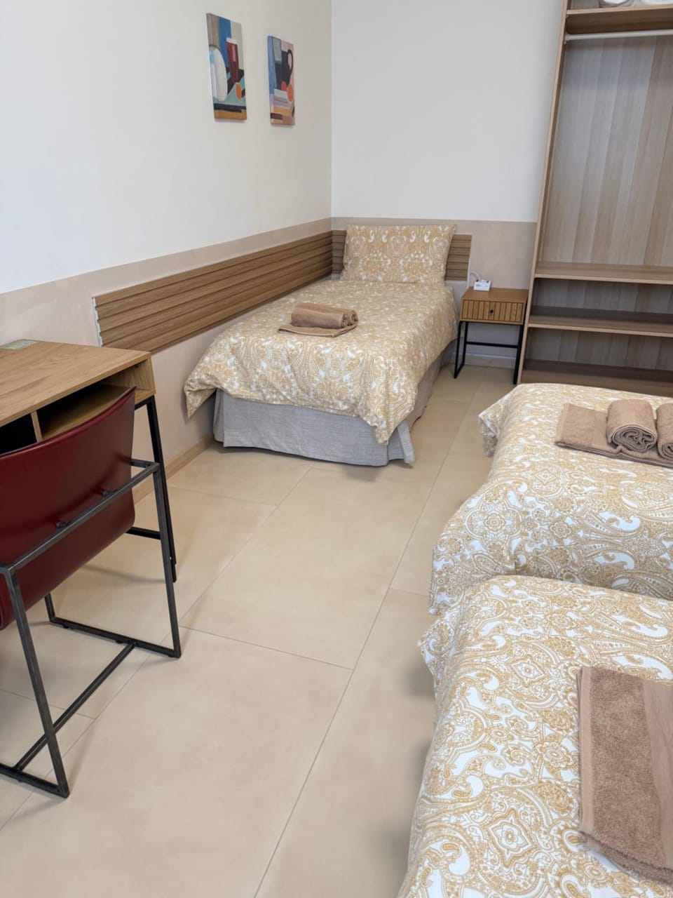 Bedroom, Food, Facility for disabled guests, hair dryier, towels, towels, elevator
