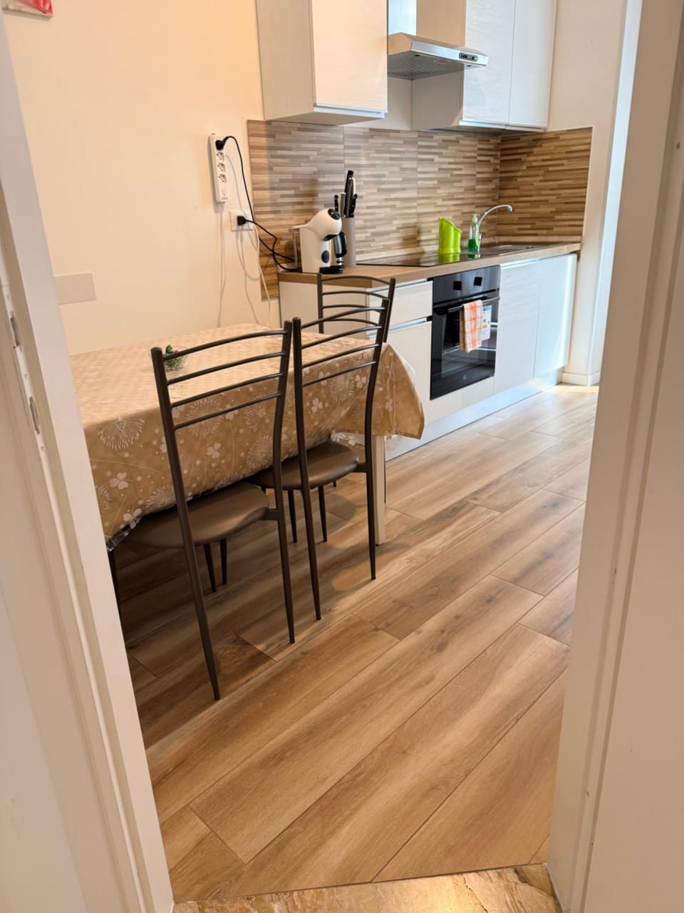 Kitchen or kitchenette, oven, kitchen, kitchen