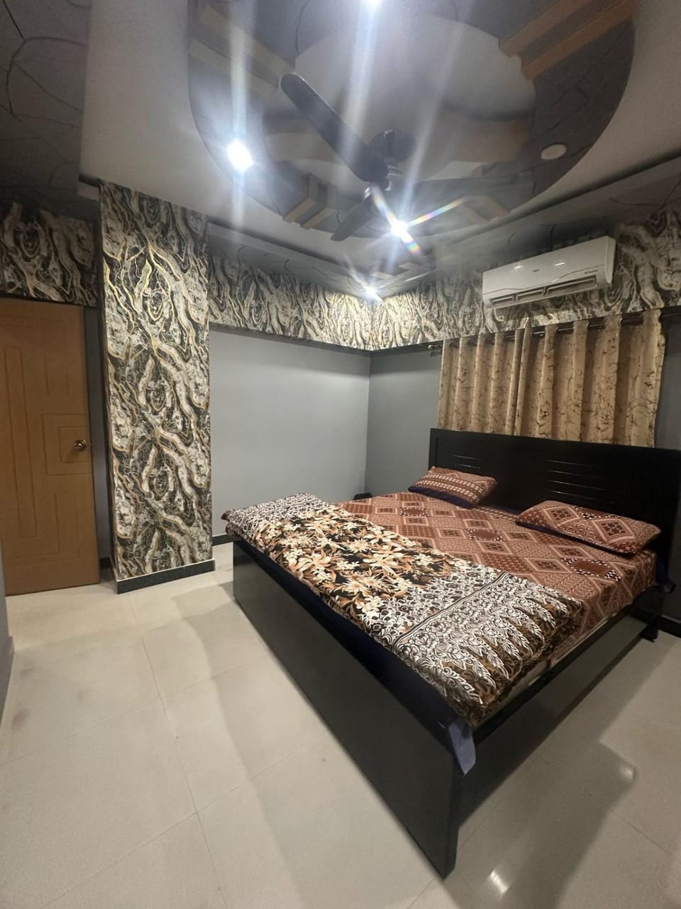 Bed, Photo of the whole room, Bedroom