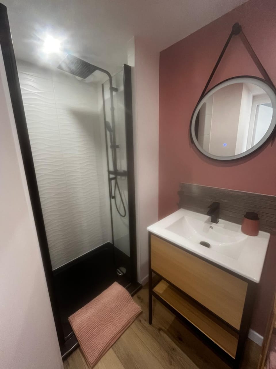 Shower, Bathroom, towels