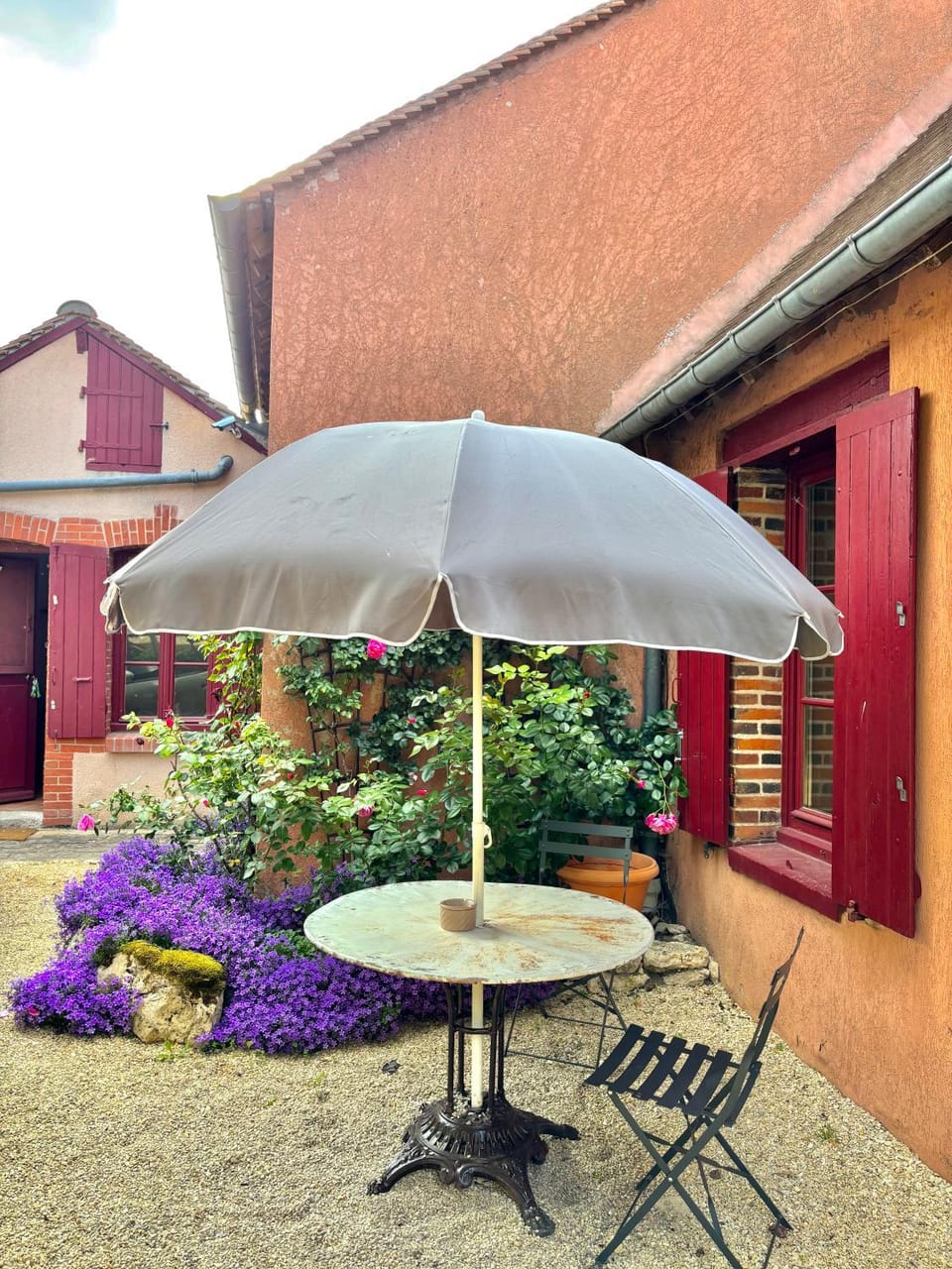Patio, Garden, Dining area, Garden view