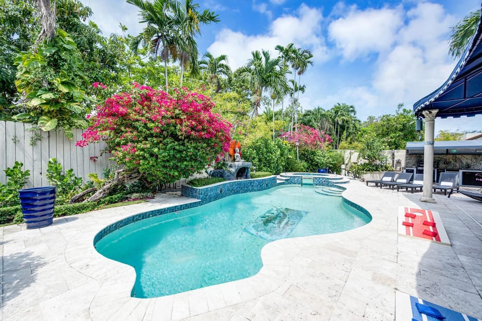 Magnificent Tropical Pool Home Miami SouthBrickell House in Coral Gables