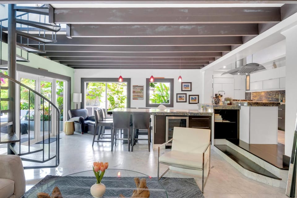 Magnificent Tropical Pool Home Miami SouthBrickell House in Coral Gables