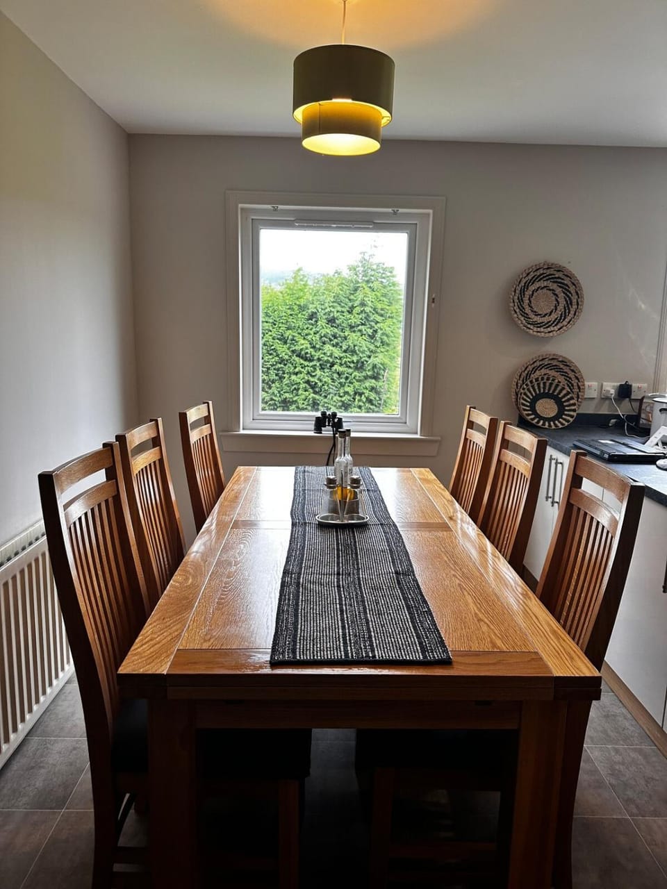 Seating area, Dining area