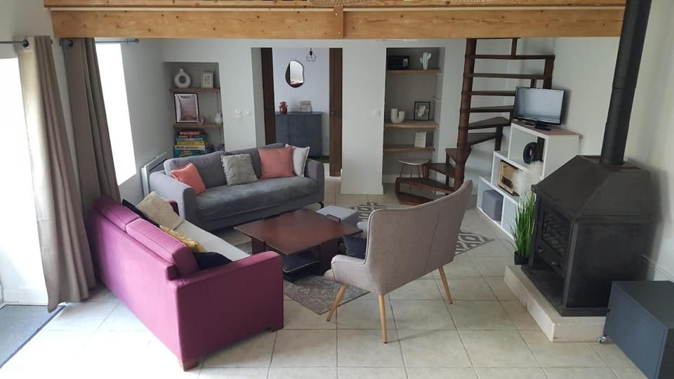 TV and multimedia, Living room, fireplace