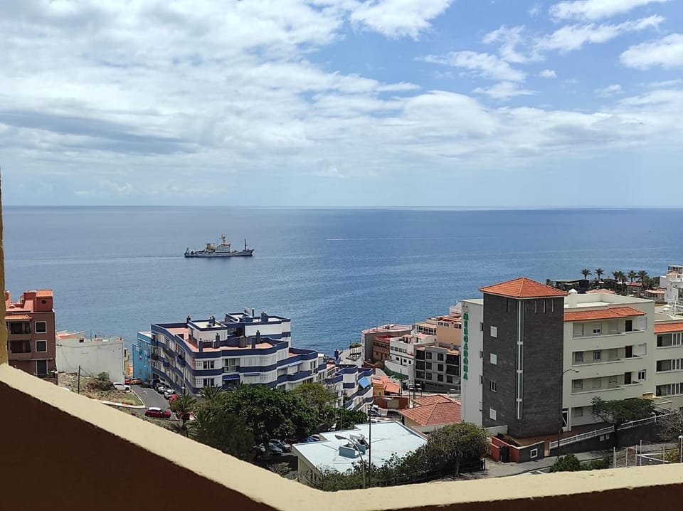 City view, Sea view