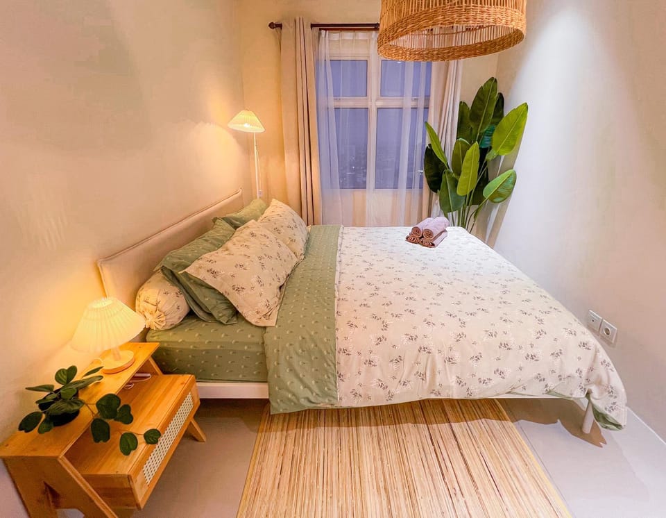 Bed, Photo of the whole room, Decorative detail, Bedroom