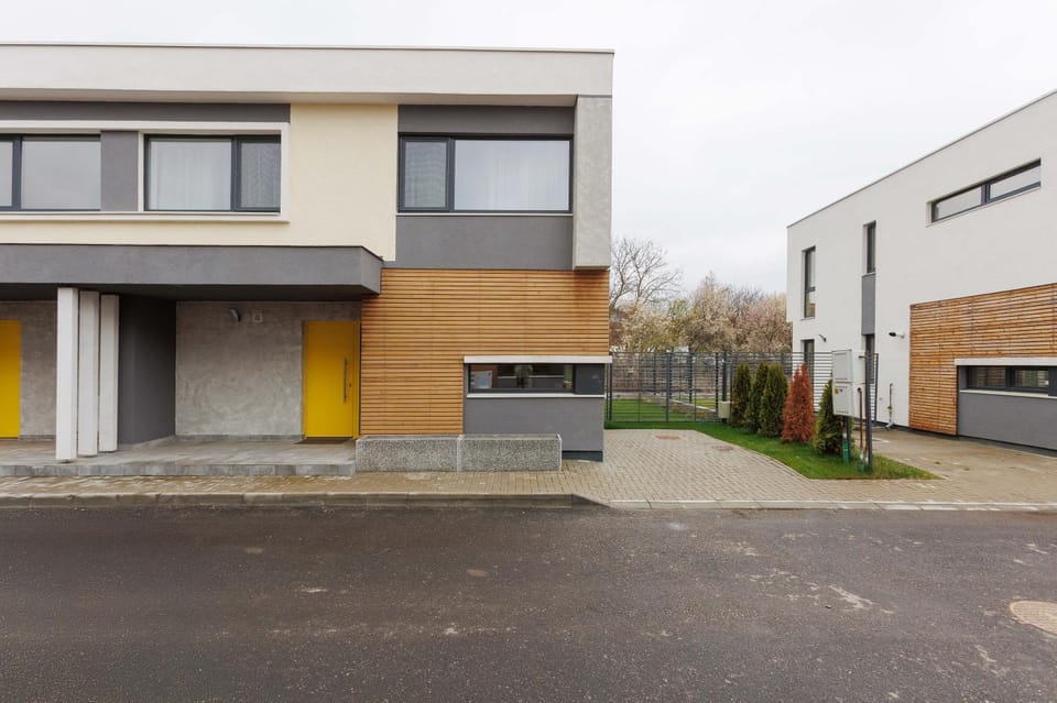 Property building, Day, Neighbourhood, Street view