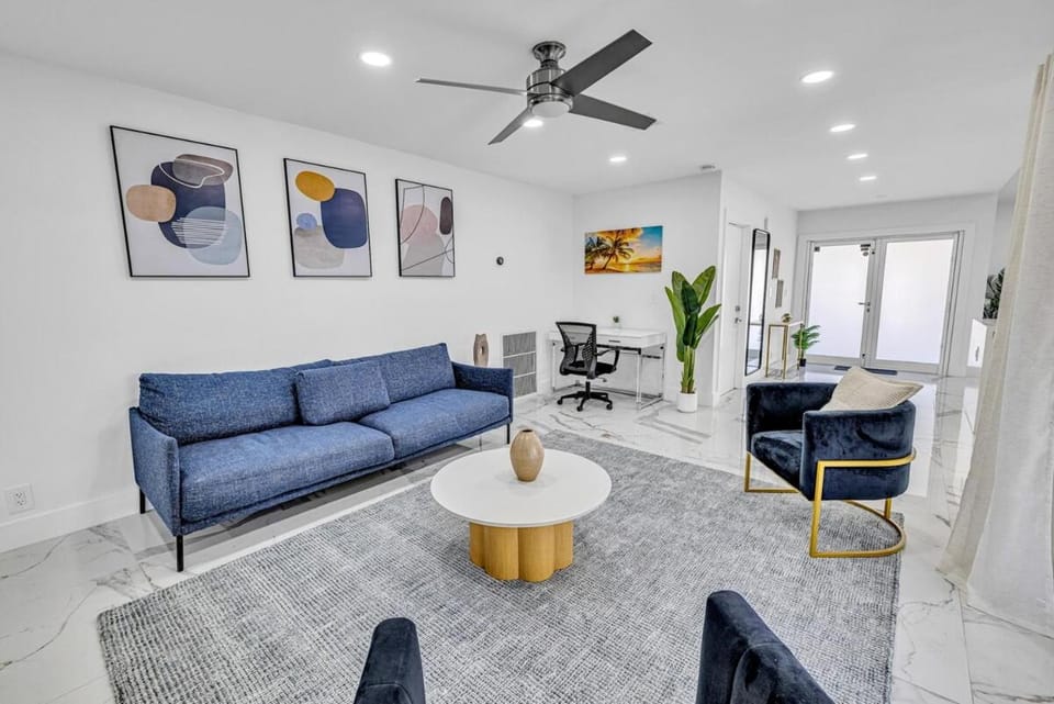 Wonderful Tropical Pool House In Delray Near Ocean House in Delray Beach