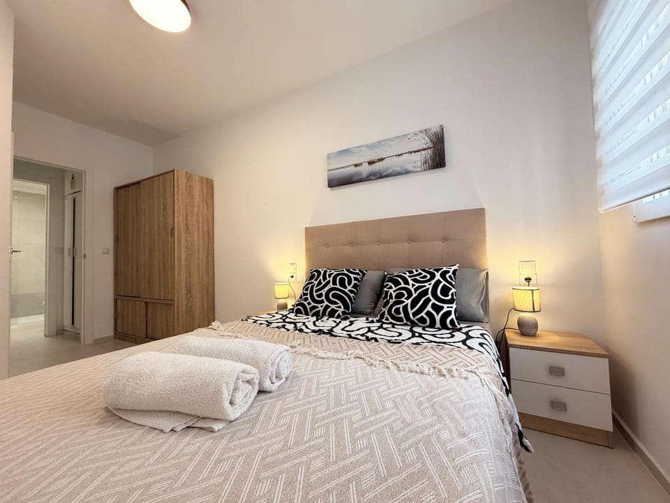 Bed, Bedroom