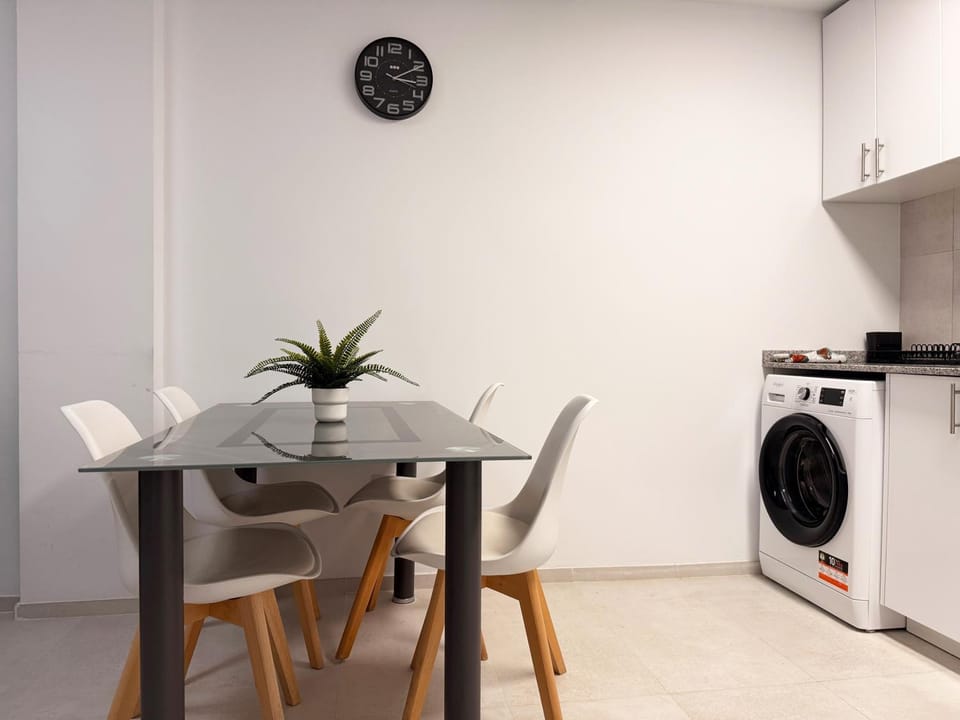 Kitchen or kitchenette, Dining area, oven, stove, washing machine