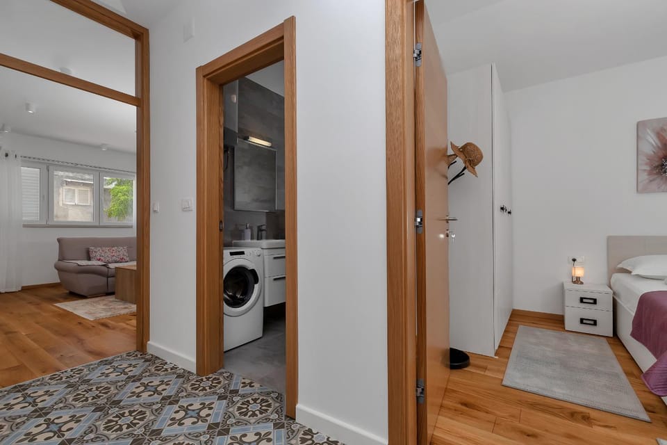 Bathroom, Living room, Bedroom, washing machine