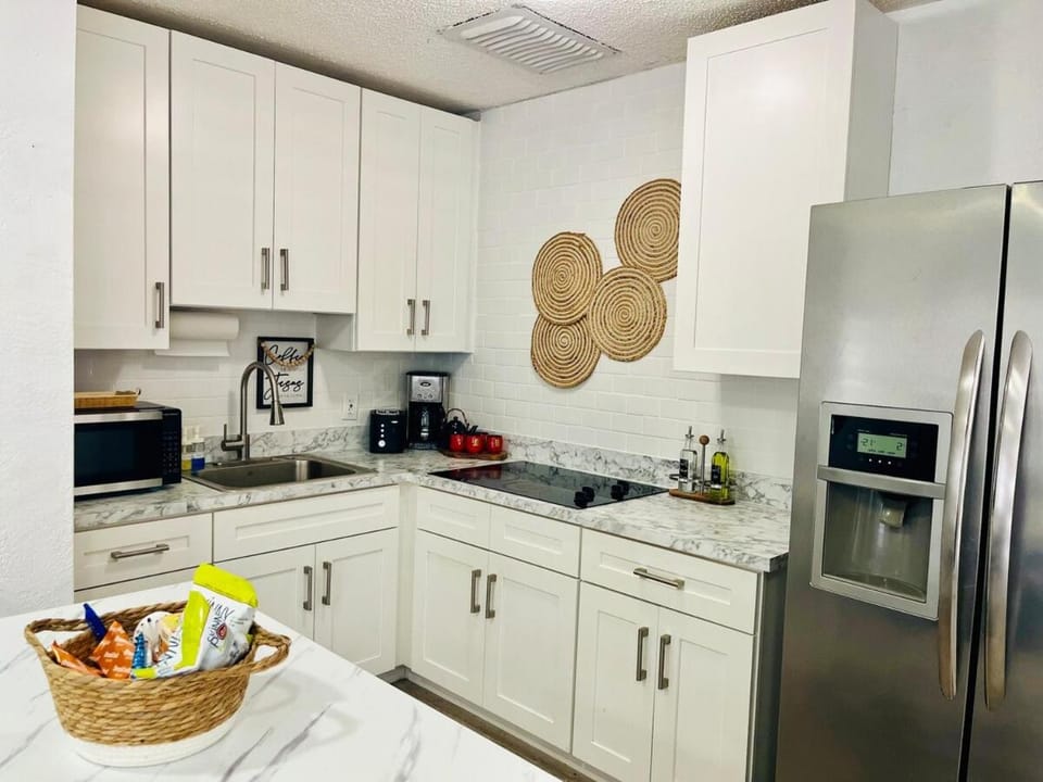 Kitchen or kitchenette, Food