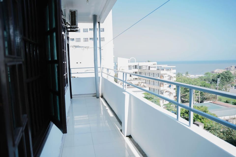 Balcony/Terrace, Landmark view, Mountain view, Sea view