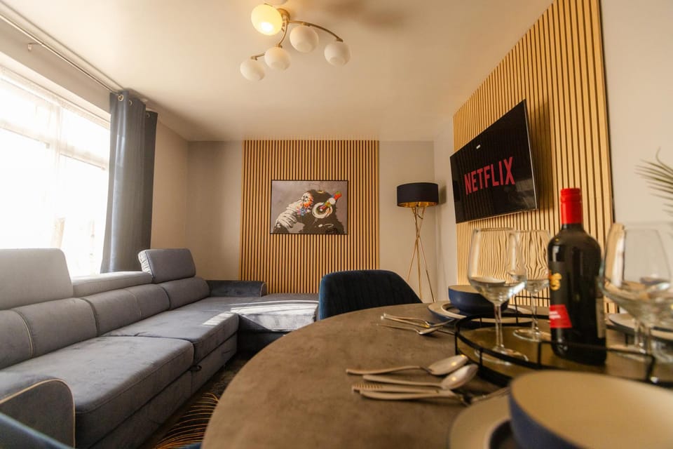 Communal lounge/ TV room, TV and multimedia, Evening entertainment