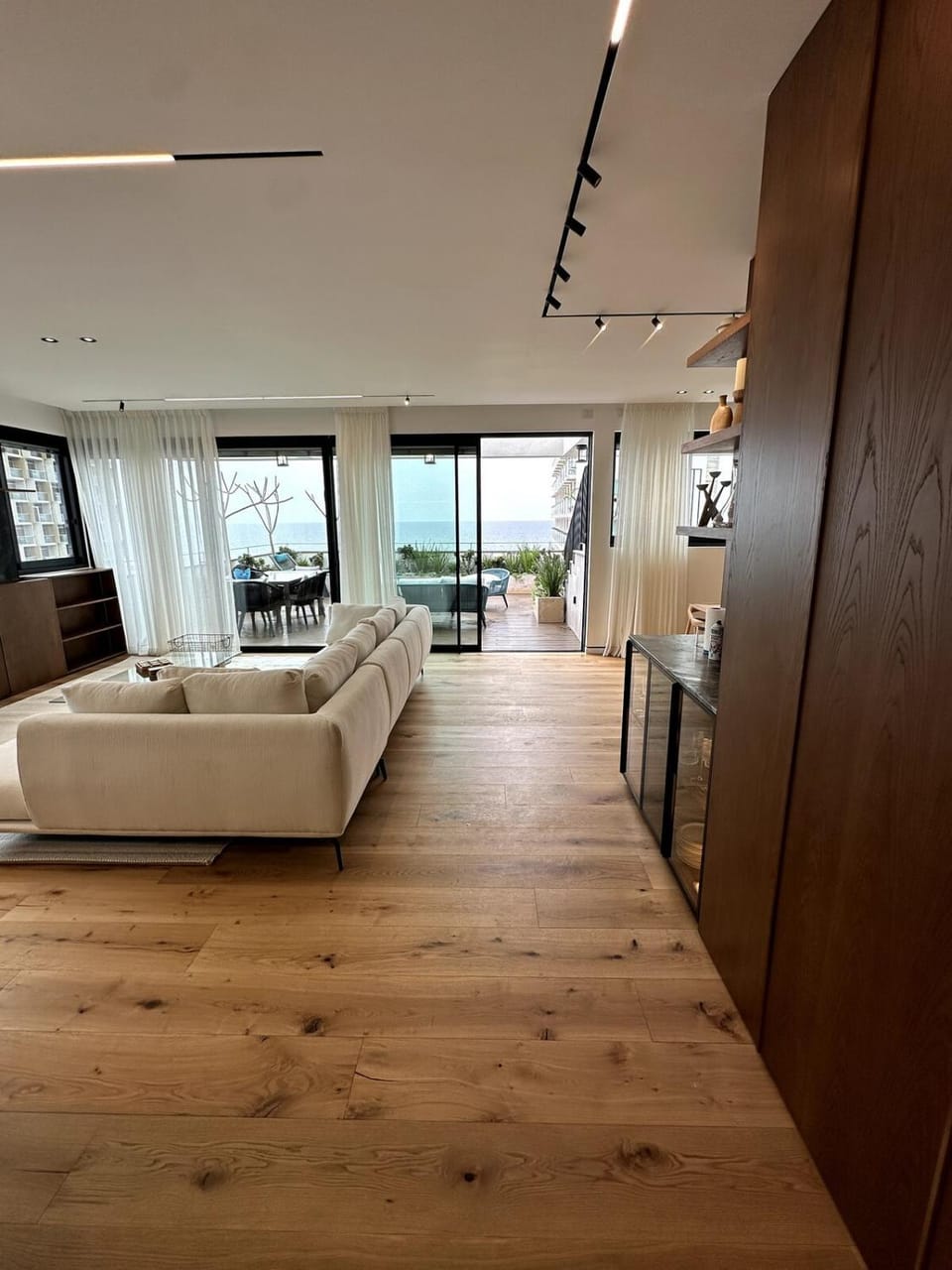 Ultra Luxury Beach Penthouse Apartment in South District