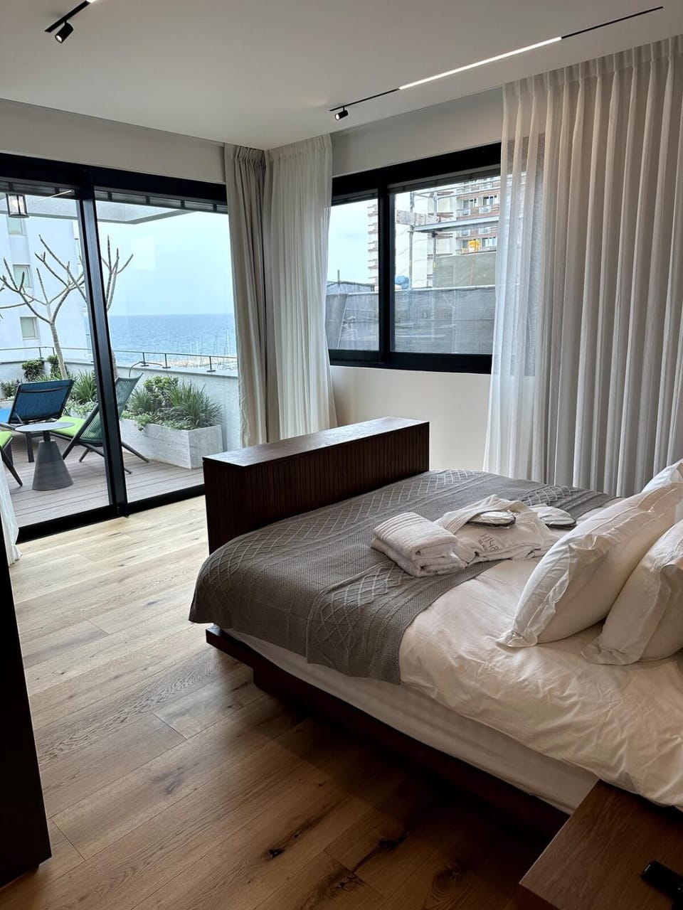 Ultra Luxury Beach Penthouse Apartment in South District