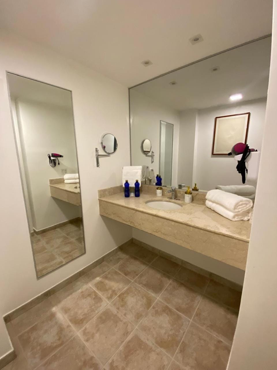 Bathroom, towels