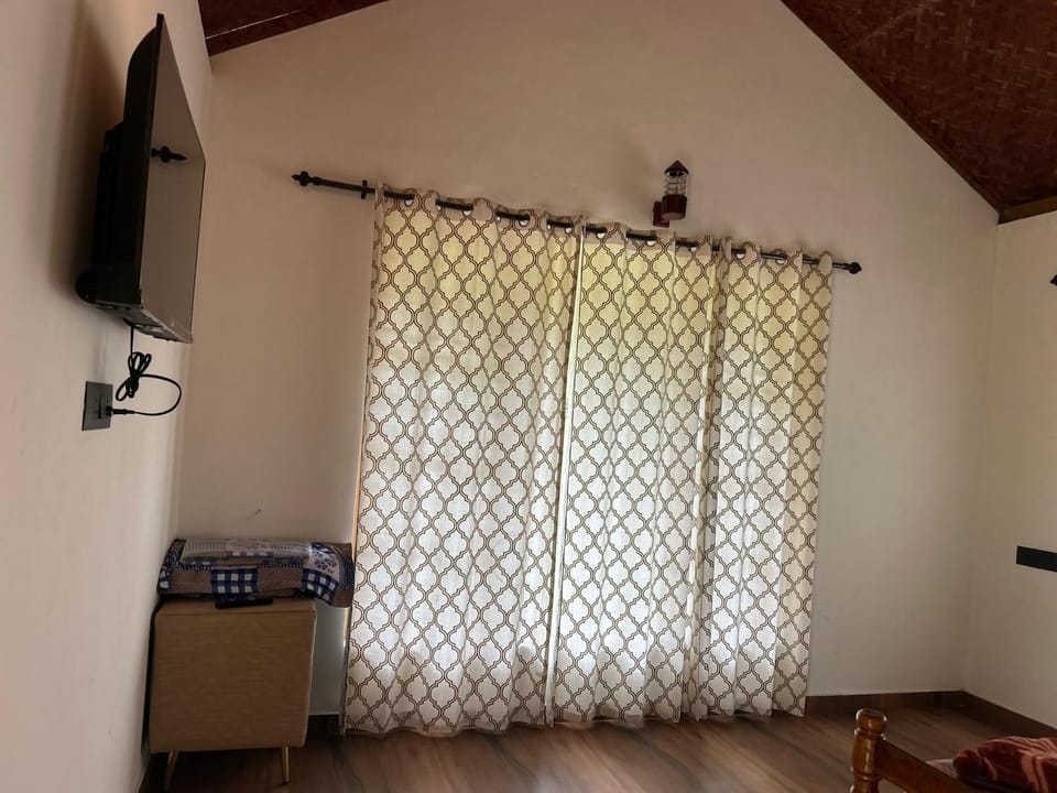 PureGold Resort Bed and Breakfast in Maharashtra