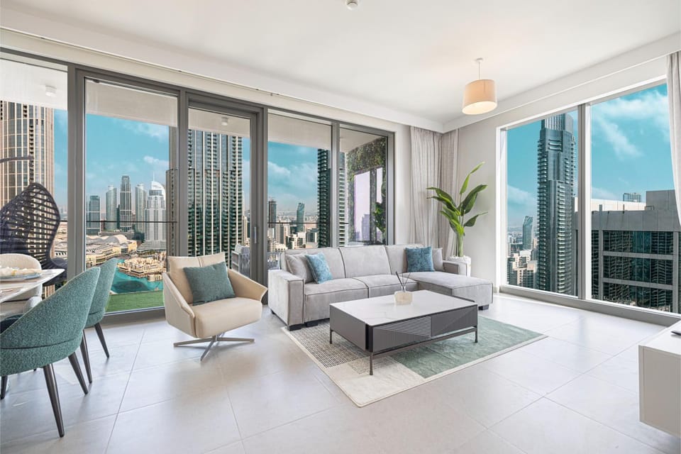 TV and multimedia, View (from property/room), Living room, Seating area, City view