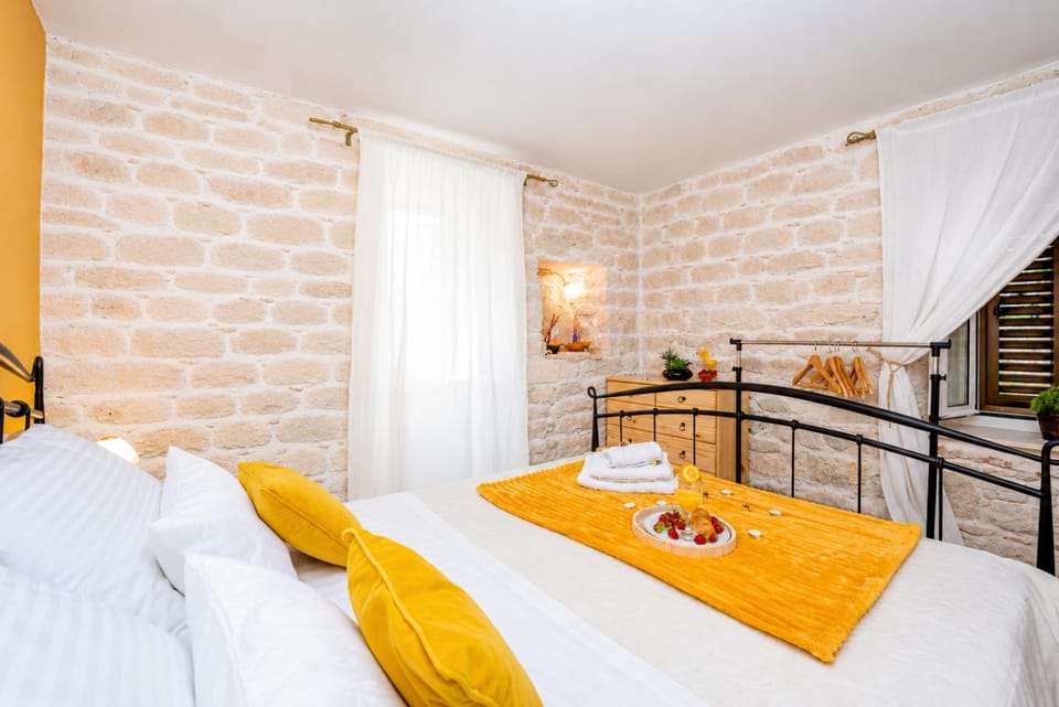 Golden Dream in Diocletian Palace Apartment in Split