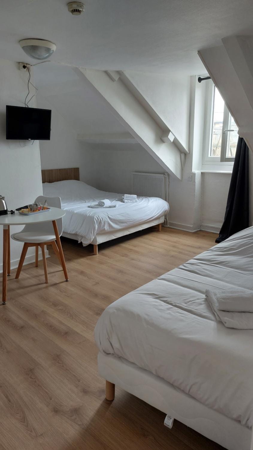 Quai 8 Hotel in Brittany
