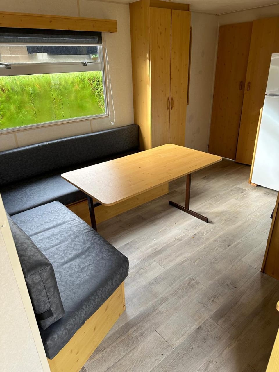 Mobil-home à quelques mètres du lac d'Aiguebelette Campground/ 
RV Resort in Auvergne-Rhône-Alpes