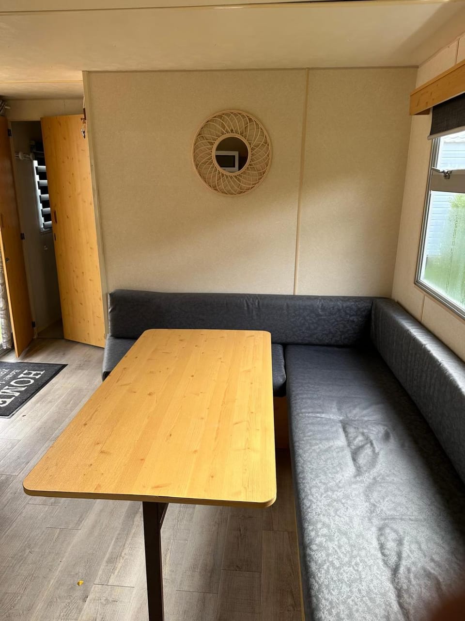 Mobil-home à quelques mètres du lac d'Aiguebelette Campground/ 
RV Resort in Auvergne-Rhône-Alpes