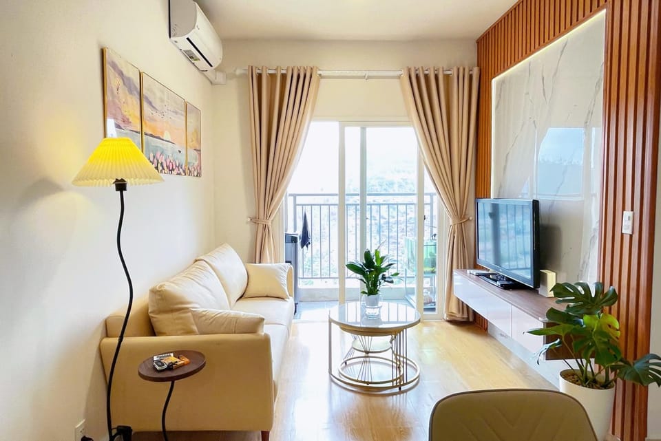 Homestay chung cư Dragon Castle Cái Lân Bãi Cháy Apartment in Vietnam
