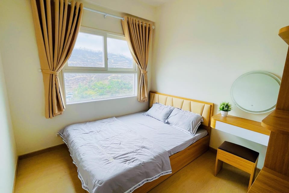 Homestay chung cư Dragon Castle Cái Lân Bãi Cháy Apartment in Vietnam