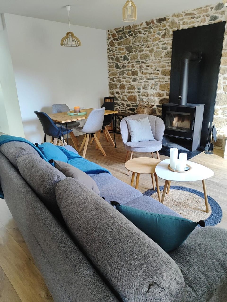 Living room, Dining area, fireplace