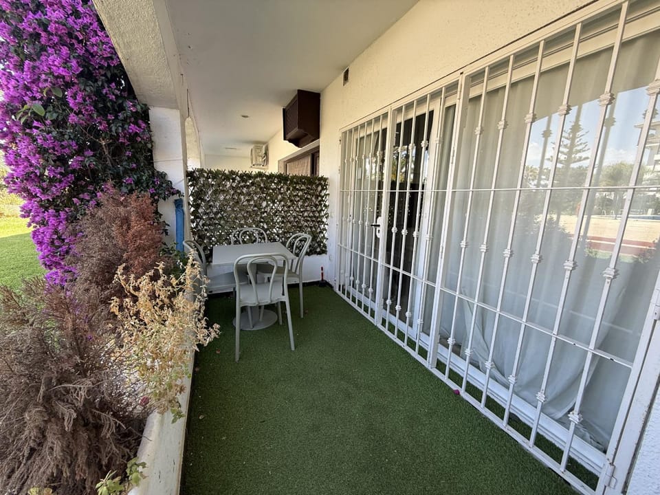 Cozy 1 Bedroom Apartment with 2 Pools & Tennis Court Apartment in Marbella