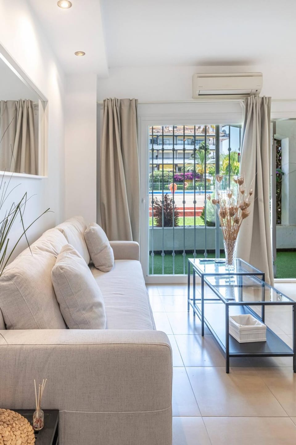 Communal lounge/ TV room, Living room