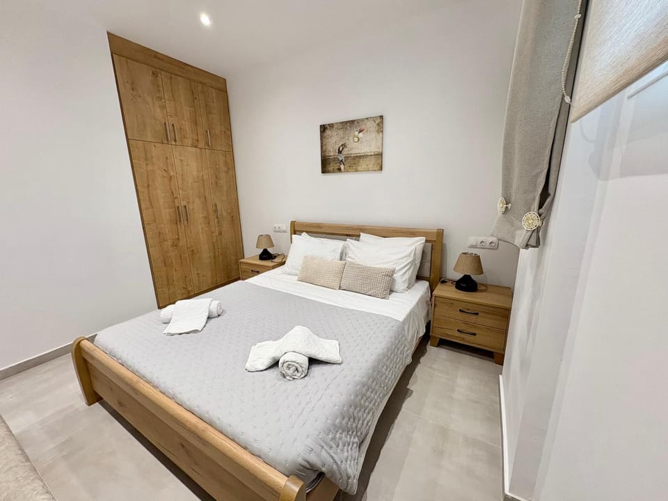Bed, Photo of the whole room, Bedroom, towels, wardrobe