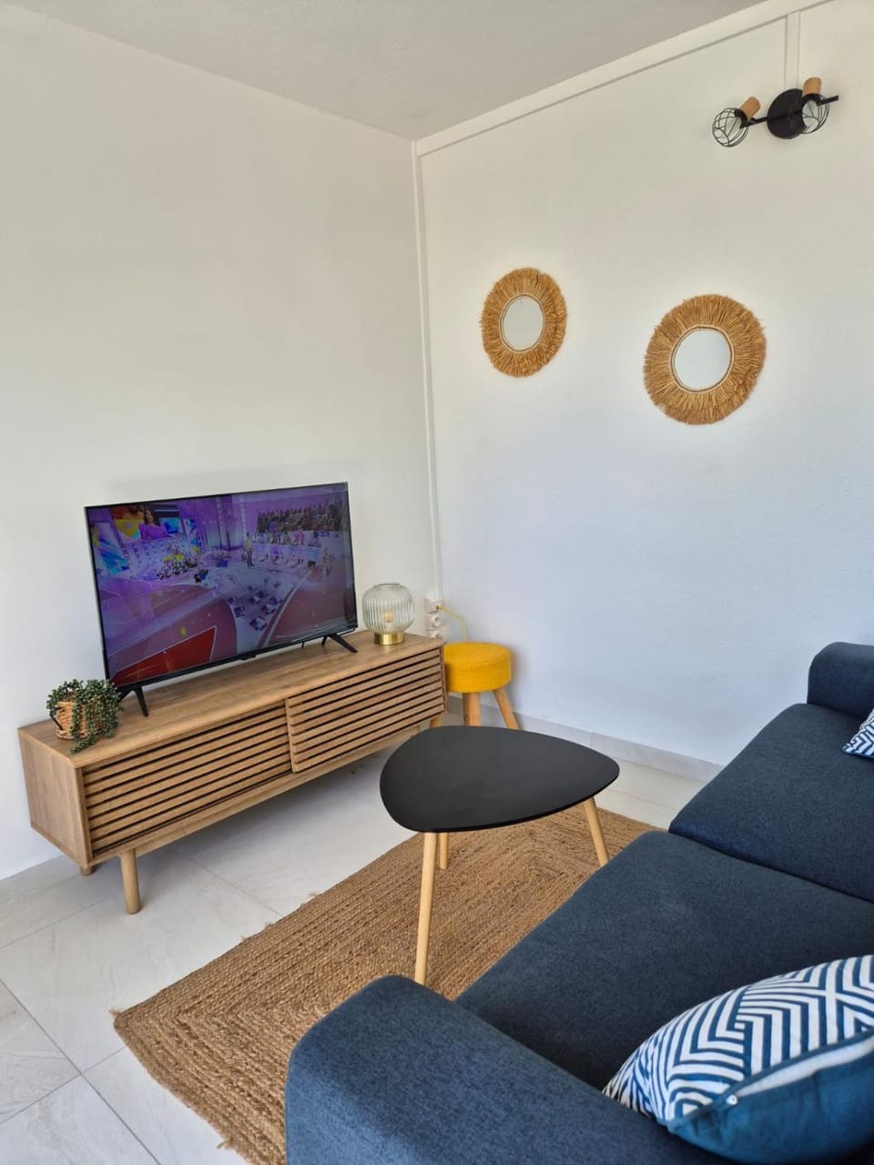 Communal lounge/ TV room, TV and multimedia, Living room, Seating area