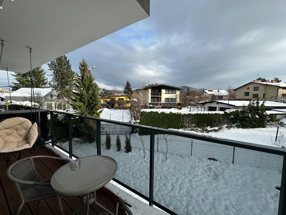 View (from property/room), Balcony/Terrace