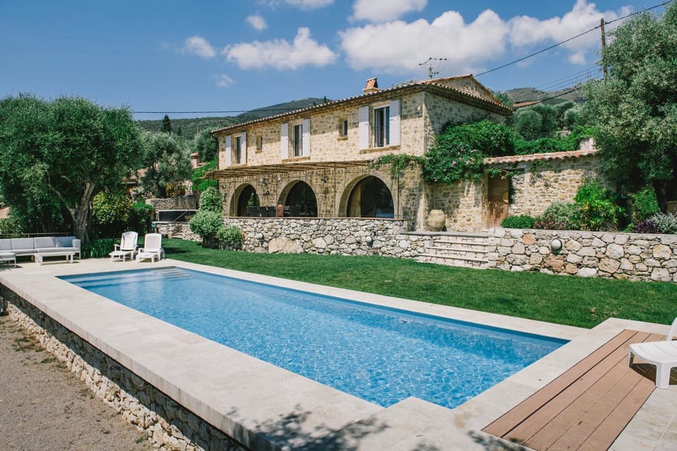 Property building, Garden, Swimming pool