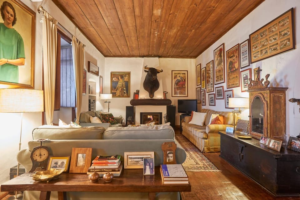 Living room, fireplace
